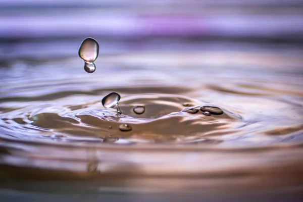 滴在雨中的水滴 — 图库照片