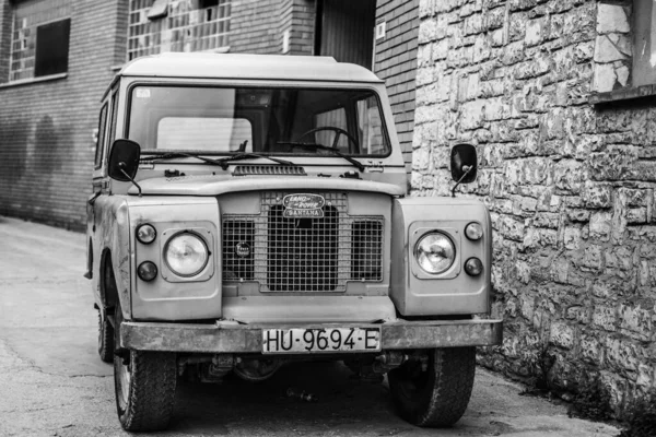 Voiture Militaire Dans Rue — Photo