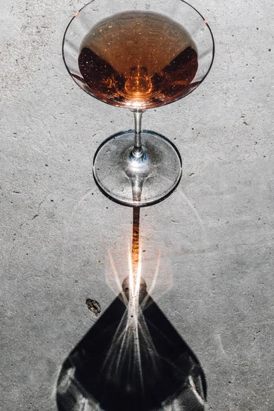 Glas Wein Auf Einem Tisch — Stockfoto