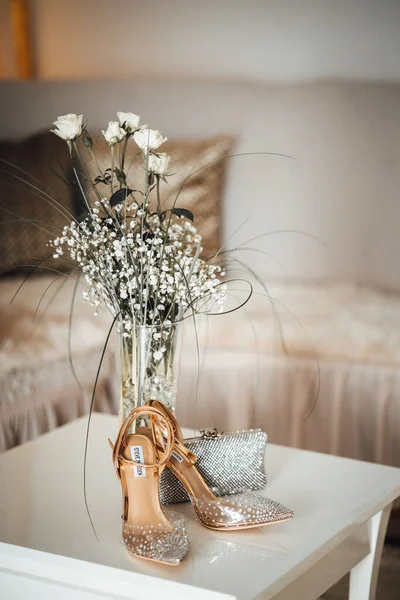 Beautiful Wedding Bouquet Flowers Shoes — Stock Photo, Image