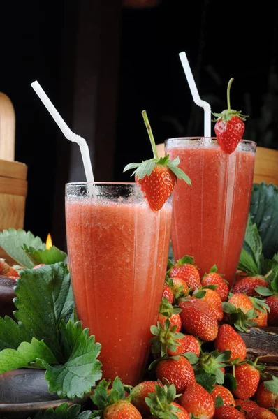 Batido Fresa Fresca Con Fresas Menta —  Fotos de Stock