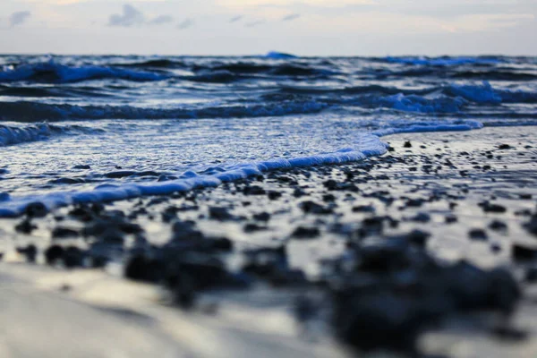 Θαλάσσια Κύματα Στην Παραλία Στο Φόντο Της Φύσης — Φωτογραφία Αρχείου