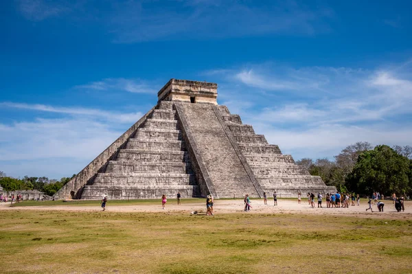 2015年6月19日メキシコ チチェン イッツァ トゥラムの古代都市マヤのピラミッド — ストック写真