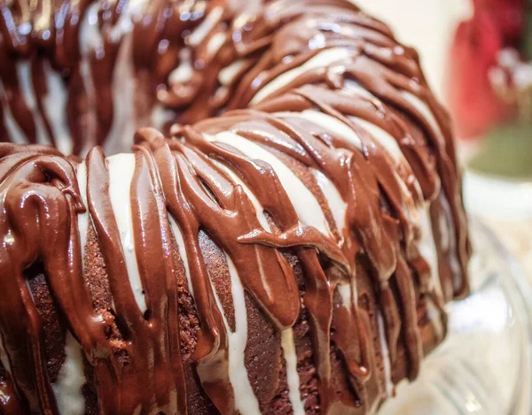 Шоколадний Торт Вершками Горіхами — стокове фото