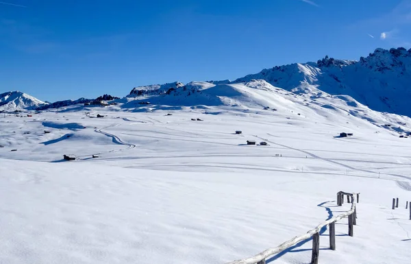 Schöne Aussicht Auf Die Berge Vor Naturkulisse — Stockfoto