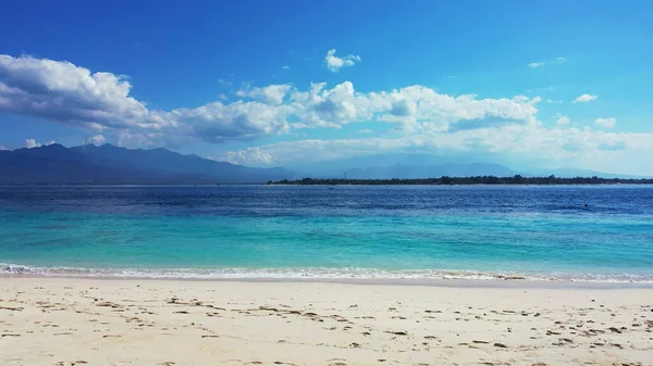 Krásná Pláž Modrým Nebem Pozadí Přírody — Stock fotografie