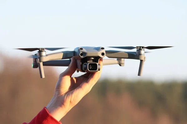 Imagem Drone Homem Segurando Drone Câmera — Fotografia de Stock