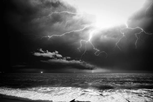 Καταιγίδα Σύννεφα Πάνω Από Θάλασσα — Φωτογραφία Αρχείου