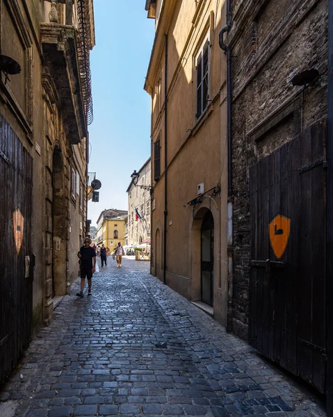 Közeli Főutcán Narni Történelmi Központjában Umbria Régióban Olaszország — Stock Fotó