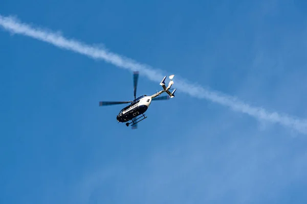 Hubschrauber Fliegt Den Himmel — Stockfoto