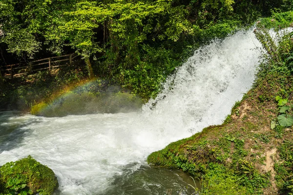 Bela Cachoeira Floresta — Fotografia de Stock