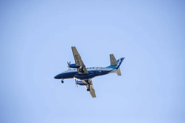 Letadlo Létající Obloze Přírodním Pozadí — Stock fotografie