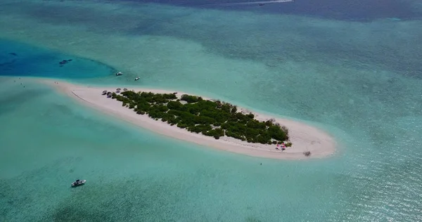 Vacker Tropisk Strand Med Blå Lagun Och Turkost Hav — Stockfoto