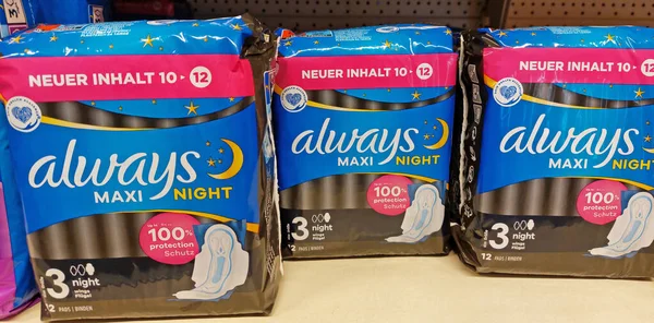 Mindig Kitömik Csomagokat Mindig Egy Amerikai Márka Menstruációs Higiéniai Termékek — Stock Fotó