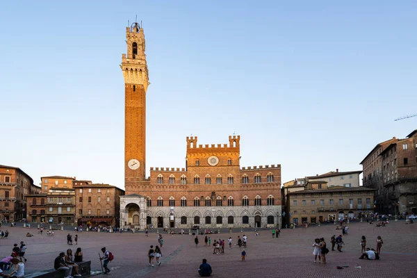 Campo Meydanı Torre Del Mangia Nın Yakın Çekimi Siena Tarihi — Stok fotoğraf
