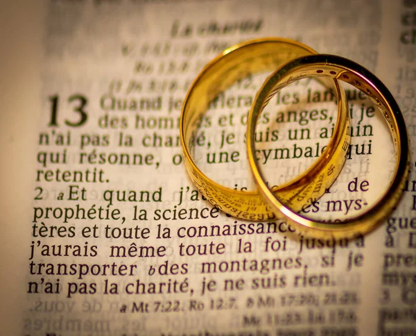 Biblia Jegygyűrű — Stock Fotó