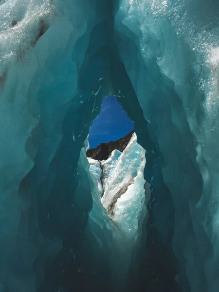Eishöhle Winter — Stockfoto