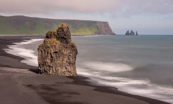 Прекрасный Вид Икеландский Ландшафт Скалами Скалами — стоковое фото