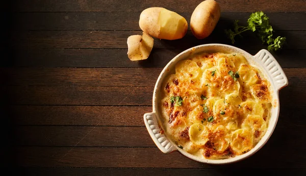 Hausgemachte Kartoffelpuffer Mit Käse Und Pilzen — Stockfoto