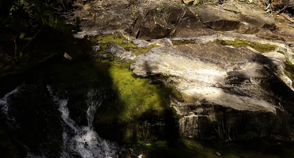 Bella Cascata Nella Foresta — Foto Stock