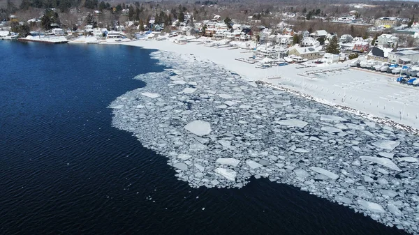 Vue Aérienne Lac Gelé Dans Les Montagnes — Photo