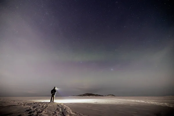 Silhouette Man Standing Winter Landscape — ストック写真