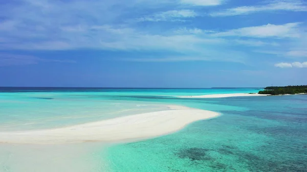 Hermosa Playa Tropical Con Cielo Azul Arena Blanca —  Fotos de Stock