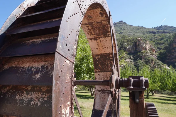 Vieux Pont Métal Rouillé Dans Les Montagnes — Photo