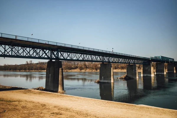 Γέφυρα Πάνω Από Ποτάμι Πρωί — Φωτογραφία Αρχείου