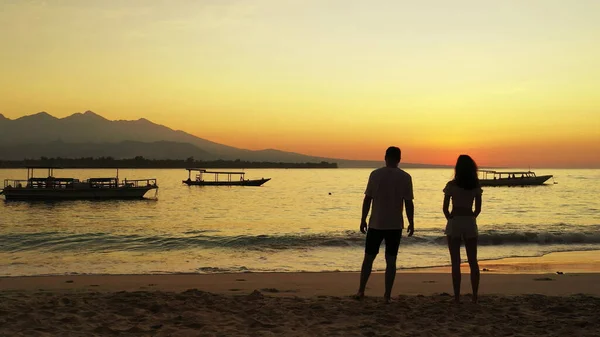 Couple Personnes Coucher Soleil Sur Plage Krabi — Photo