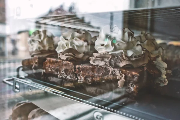 Läcker Chokladkaka Med Glass — Stockfoto