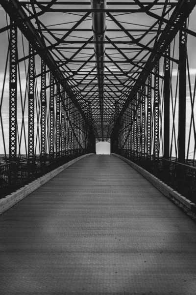 Мост Через Реку — стоковое фото