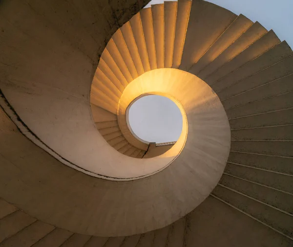 Escalera Caracol Ciudad Del Edificio —  Fotos de Stock