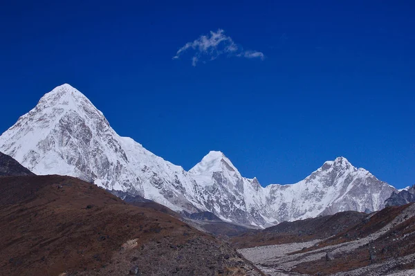 Beautiful Landscape Himalayas Mountains Highest Mountain Sky Clouds Snow — Stock Photo, Image