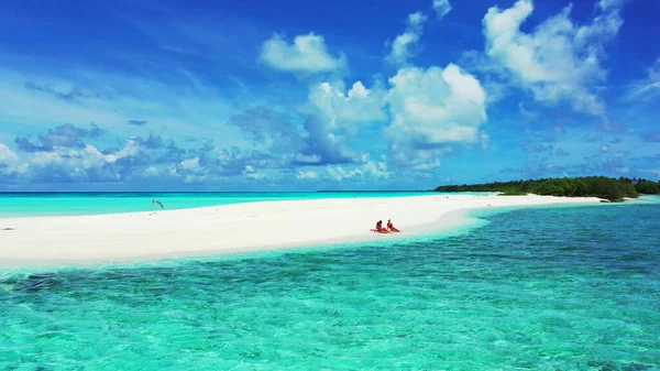 Beyaz Kum Mavi Gökyüzü Ile Güzel Tropikal Plaj — Stok fotoğraf