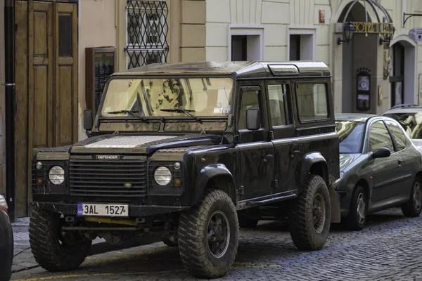 Старый Винтажный Автомобиль Белым Фоном — стоковое фото