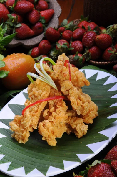 Deliciosa Fresca Salada Com Morangos — Fotografia de Stock