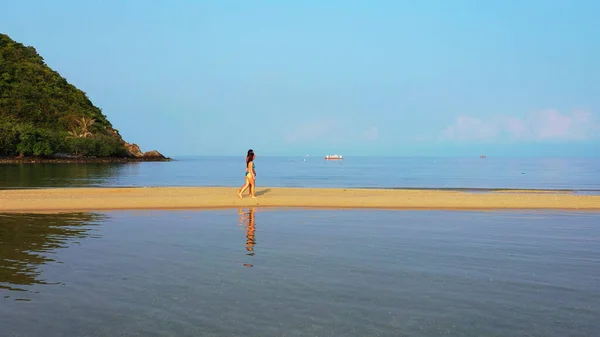 Beautiful Young Woman Blue Swimsuit Beach — стоковое фото