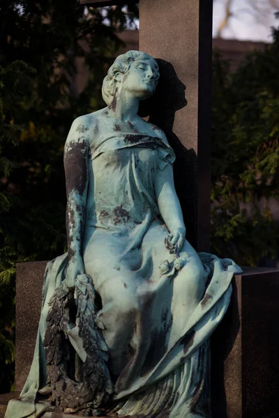 Statue Einer Frau Park — Stockfoto
