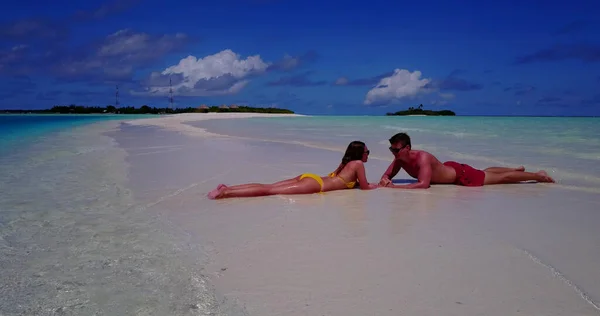 Romantic Couple Beach Maldives — ストック写真