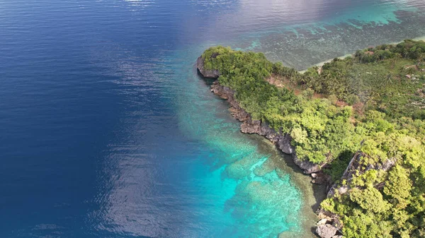 地中海沿岸の海と島の空の景色 — ストック写真