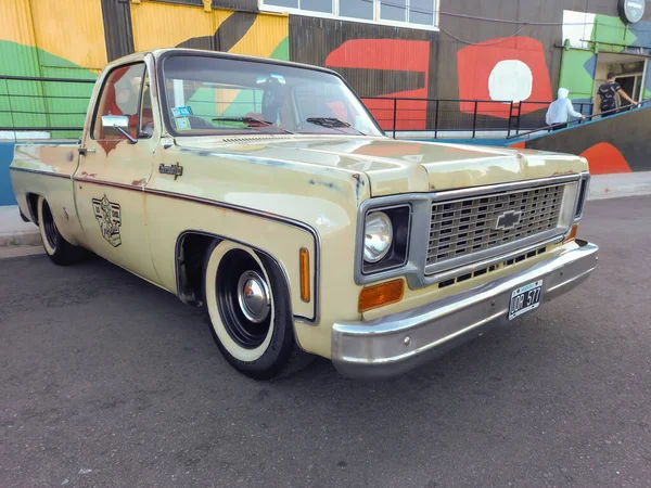 Viejo Coche Retro Con Una Cámara Vintage —  Fotos de Stock