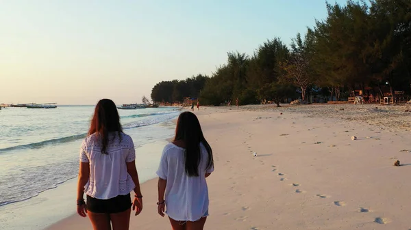 Mujeres Jóvenes Junto Mar — Foto de Stock