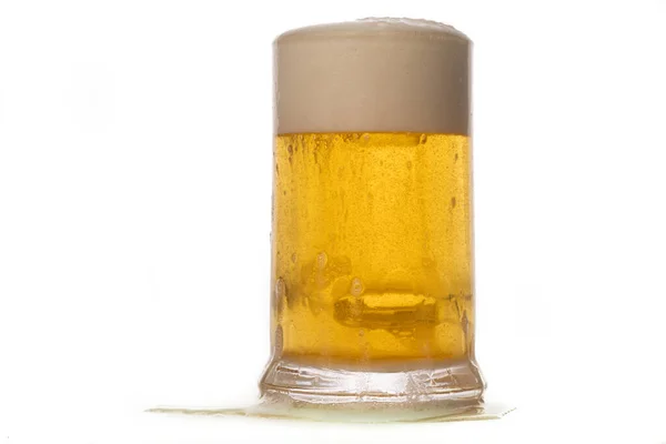 Bier Glas Geïsoleerd Witte Achtergrond — Stockfoto