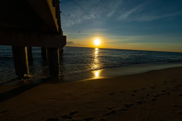 Krásný Západ Slunce Nad Mořem Večerních Hodinách — Stock fotografie