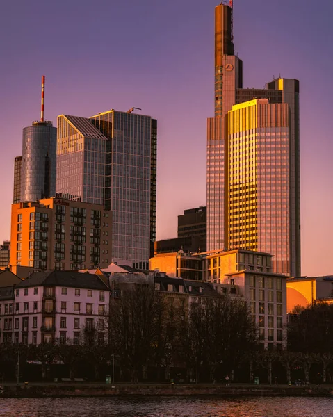 Moderne Skyline Van Stad Bij Schemering — Stockfoto