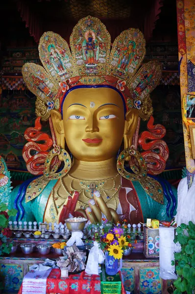 Maitreya posąg Buddy w hemis gompa — Zdjęcie stockowe