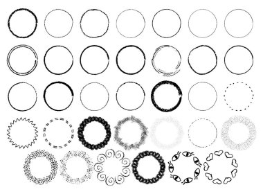 Grunge daireleri ayarlandı. El çizimi pastel fırça darbeleri. Noktaları, kalpleri, gözleri ve soyut çizgileri olan farklı yuvarlak fırça çemberleri. Vektör illüstrasyonu.