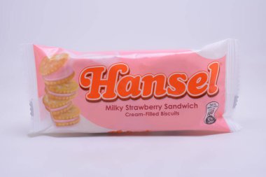 MANILA, PH - 30 Eylül - Hansel çilekli bisküvisi 30 Eylül 2021, Manila, Filipinler.
