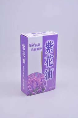 MANILA, PH - OCT 1 - Beyaz çiçek yağı 1 Ekim 2021, Manila, Filipinler.